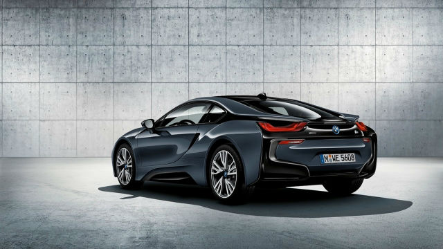  i8 Protonic Dark Silver Edition圖3